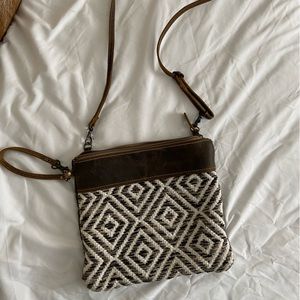 Myra Bag Crossbody
